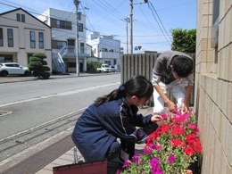 三島信用金庫新入職員の環境美化業務体験研修を受け入れました。